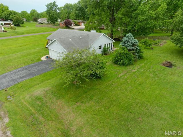 1175 San Juan Drive, Edwardsville, IL 62025