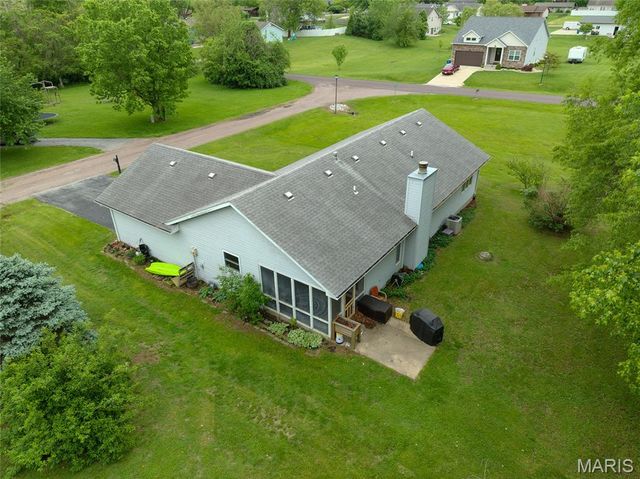 1175 San Juan Drive, Edwardsville, IL 62025