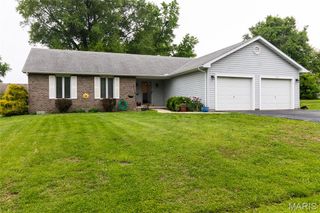1175 San Juan Drive, Edwardsville, IL 62025