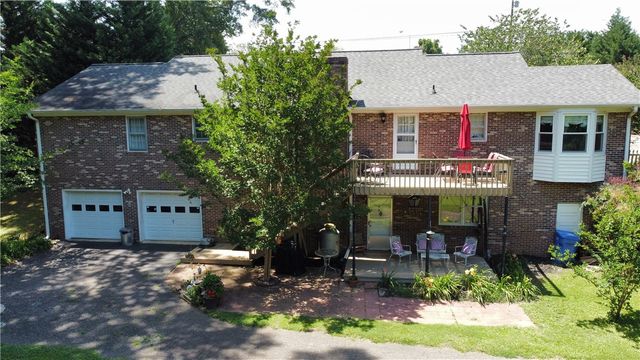 639 Sulphur Springs Road, Greenville, SC 29617