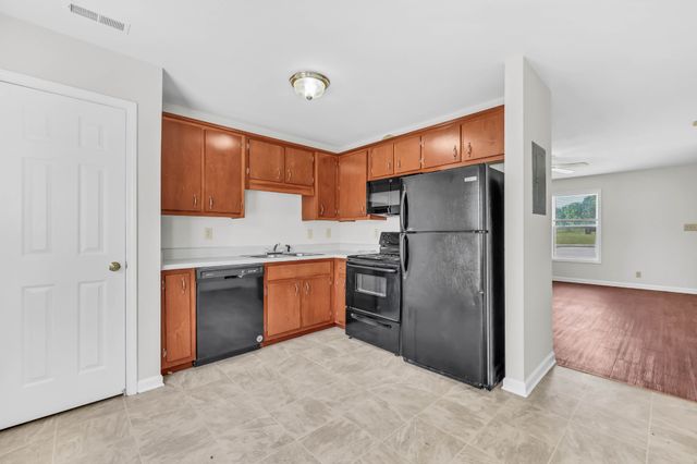 500 Patriot Park Ct, Clarksville, TN 37042