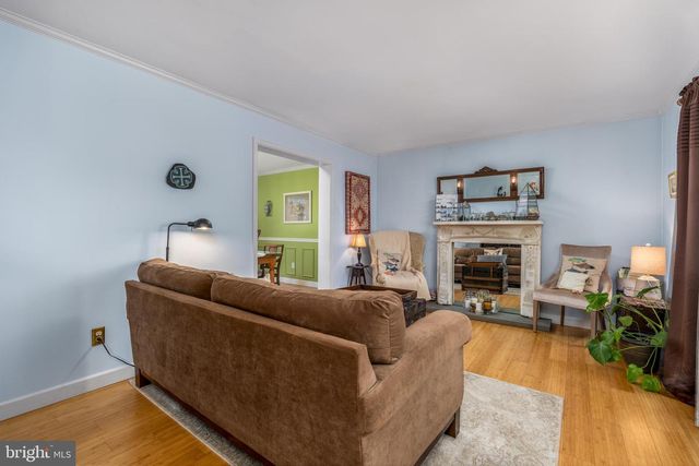 2 ROSSITER CIR, Newark, DE 19702