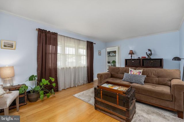 2 ROSSITER CIR, Newark, DE 19702