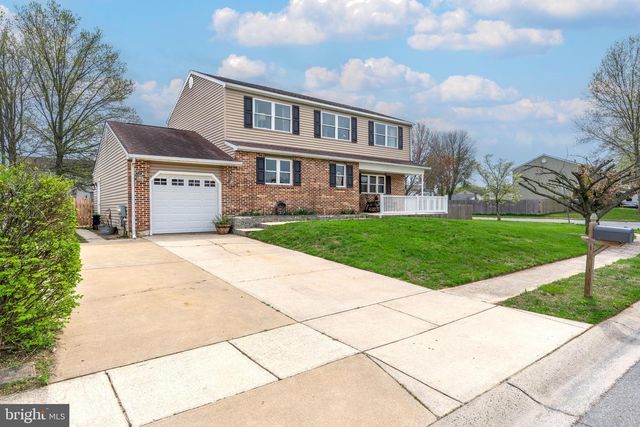 2 ROSSITER CIR, Newark, DE 19702