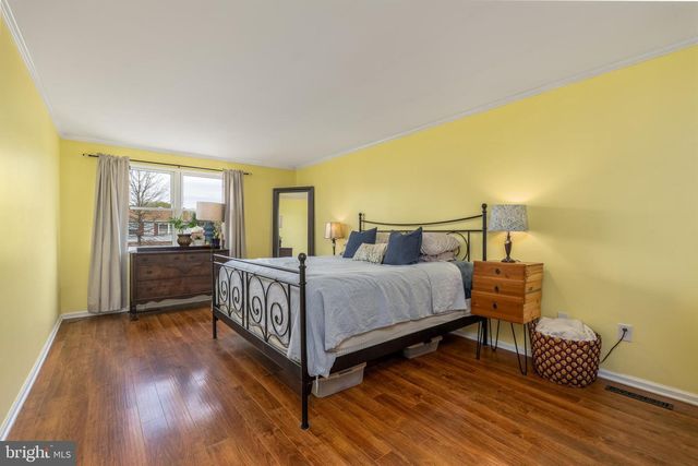 2 ROSSITER CIR, Newark, DE 19702