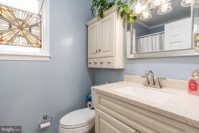 2 ROSSITER CIR, Newark, DE 19702