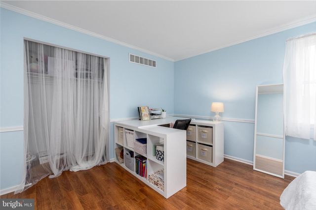 2 ROSSITER CIR, Newark, DE 19702