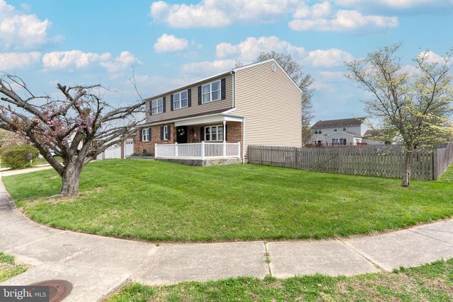 2 ROSSITER CIR, Newark, DE 19702