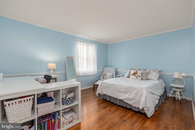2 ROSSITER CIR, Newark, DE 19702