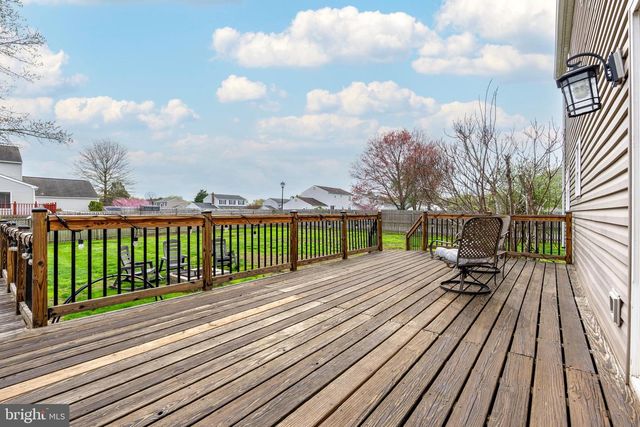 2 ROSSITER CIR, Newark, DE 19702