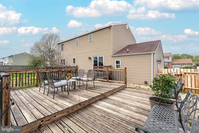 2 ROSSITER CIR, Newark, DE 19702