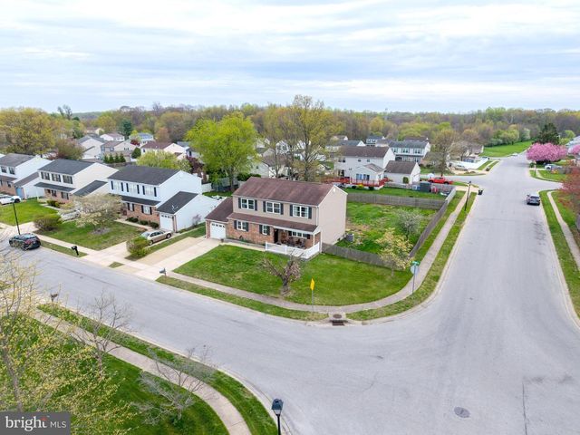 2 ROSSITER CIR, Newark, DE 19702