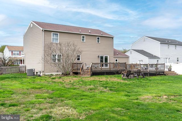 2 ROSSITER CIR, Newark, DE 19702