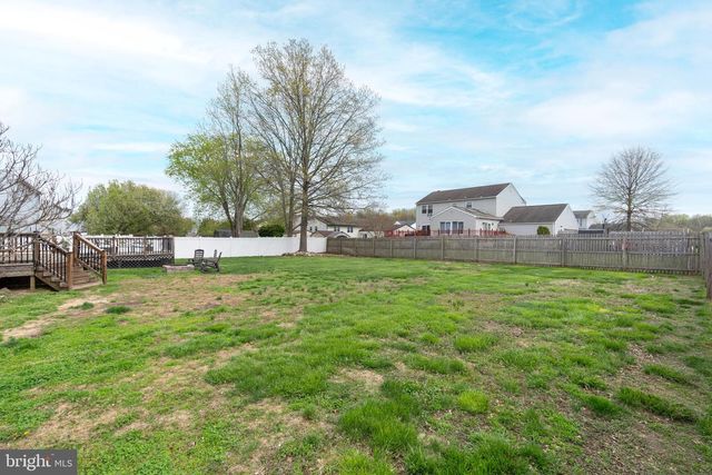 2 ROSSITER CIR, Newark, DE 19702