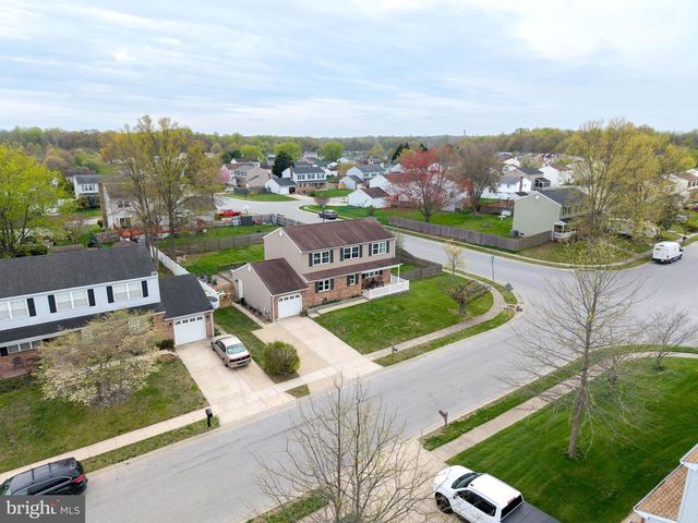2 ROSSITER CIR, Newark, DE 19702