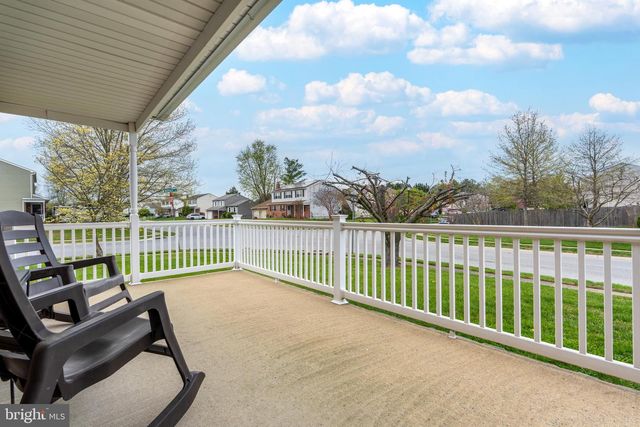 2 ROSSITER CIR, Newark, DE 19702