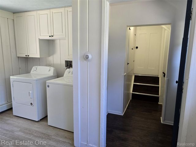 249 W Buell Road E, Oakland Charter Township, MI 48363