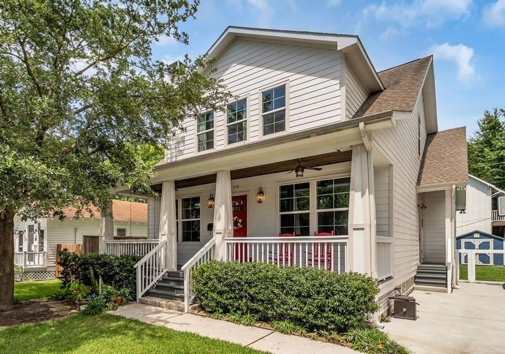 Image 1 of property listing at 118 Northwood Street, Houston, TX 77009