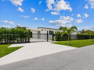 3930 W 2nd Avenue, Hialeah, FL 33012