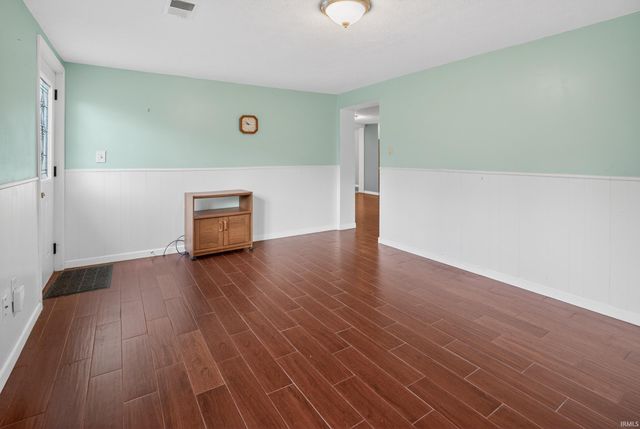 1120 N Diamond Point Court, Monticello, IN 47960