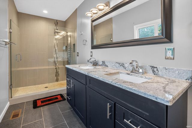1120 N Diamond Point Court, Monticello, IN 47960