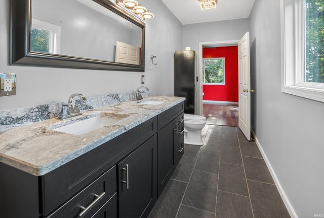 1120 N Diamond Point Court, Monticello, IN 47960