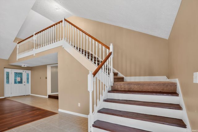 1120 N Diamond Point Court, Monticello, IN 47960