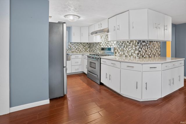 1120 N Diamond Point Court, Monticello, IN 47960