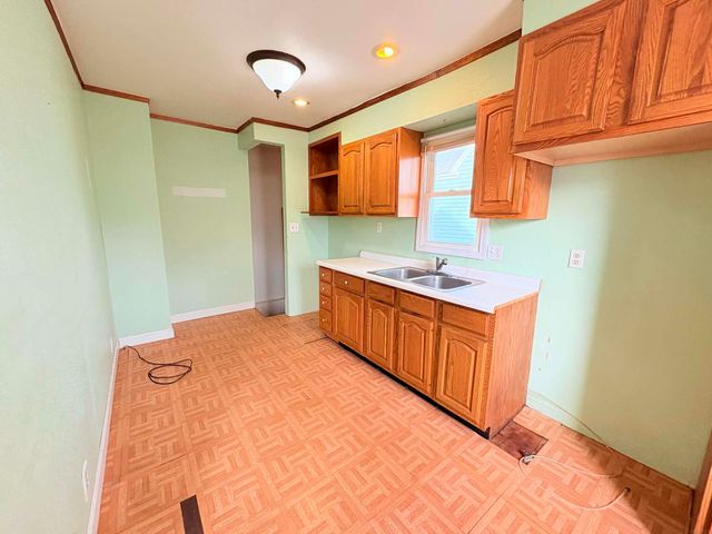 1437 Vine Street, Waterloo, IA 50703