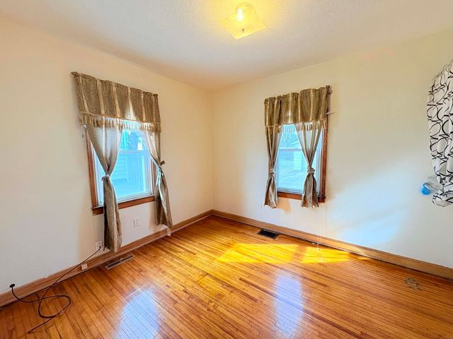 1437 Vine Street, Waterloo, IA 50703