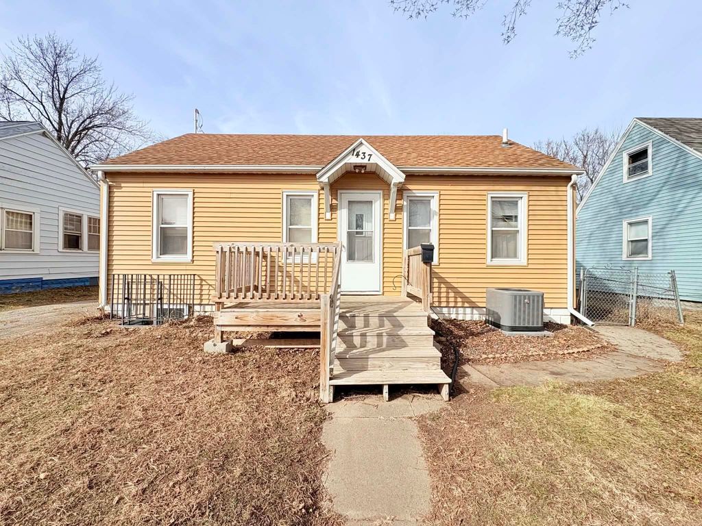 1437 Vine Street, Waterloo, IA 50703