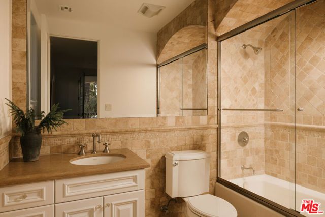 120 S Anita Avenue, Los Angeles, CA 90049