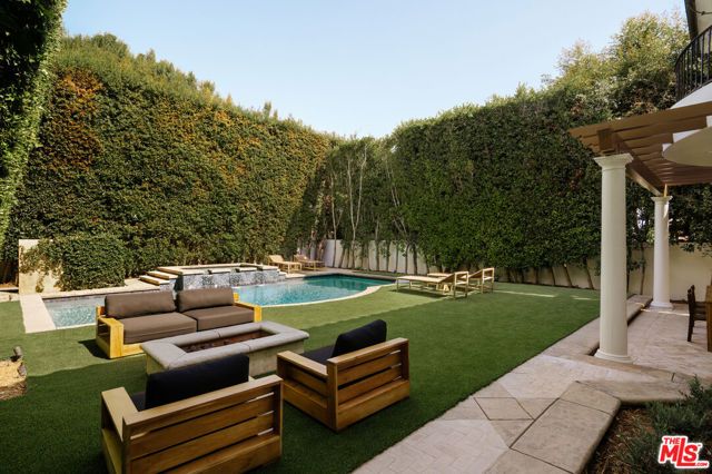 120 S Anita Avenue, Los Angeles, CA 90049