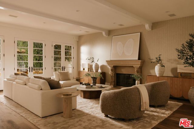 120 S Anita Avenue, Los Angeles, CA 90049