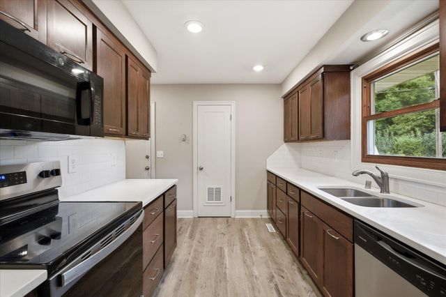 112 Willow Drive SW, Saint Michael, MN 55376