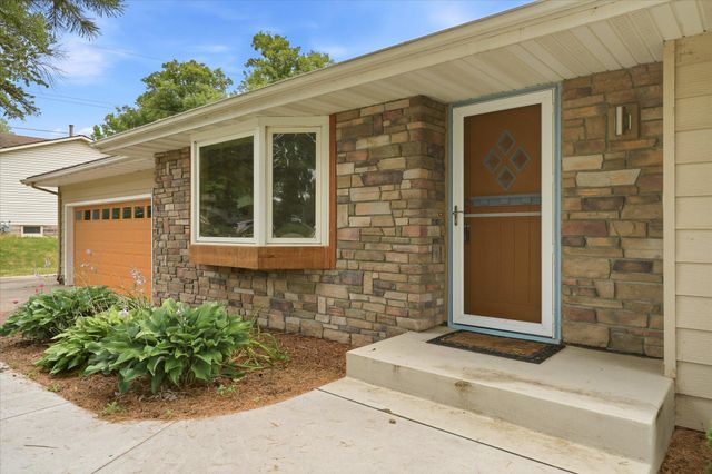 112 Willow Drive SW, Saint Michael, MN 55376