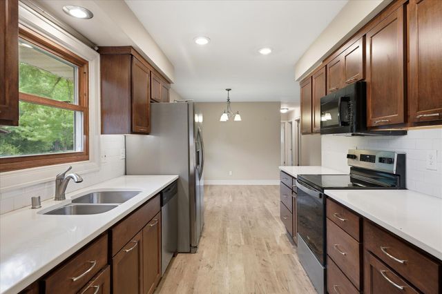 112 Willow Drive SW, Saint Michael, MN 55376