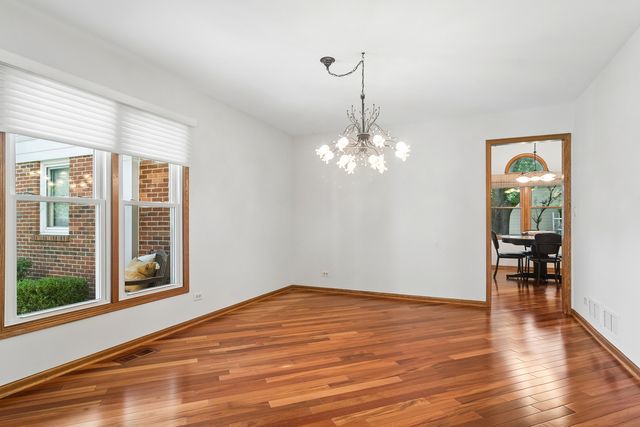 2794 Whispering Oaks Drive, Buffalo Grove, IL 60089