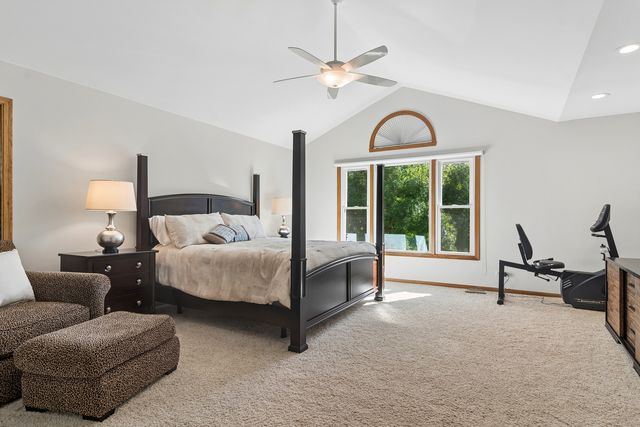 2794 Whispering Oaks Drive, Buffalo Grove, IL 60089