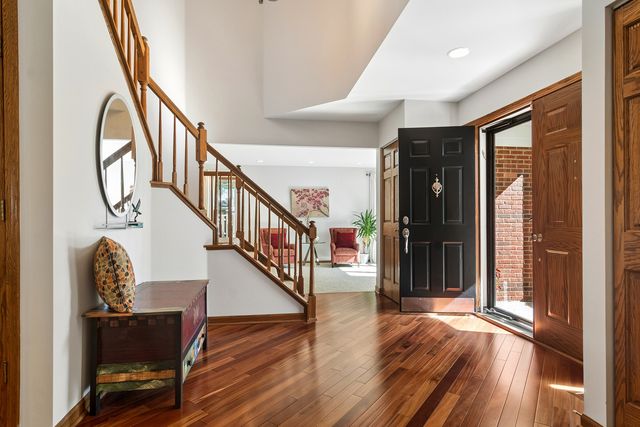 2794 Whispering Oaks Drive, Buffalo Grove, IL 60089
