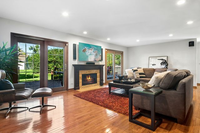 2794 Whispering Oaks Drive, Buffalo Grove, IL 60089