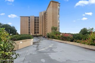 4401 LAKESIDE Drive, 201, Jacksonville, FL 32210