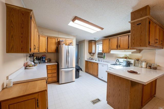 6750 Highway 20, Ukiah, CA 95482