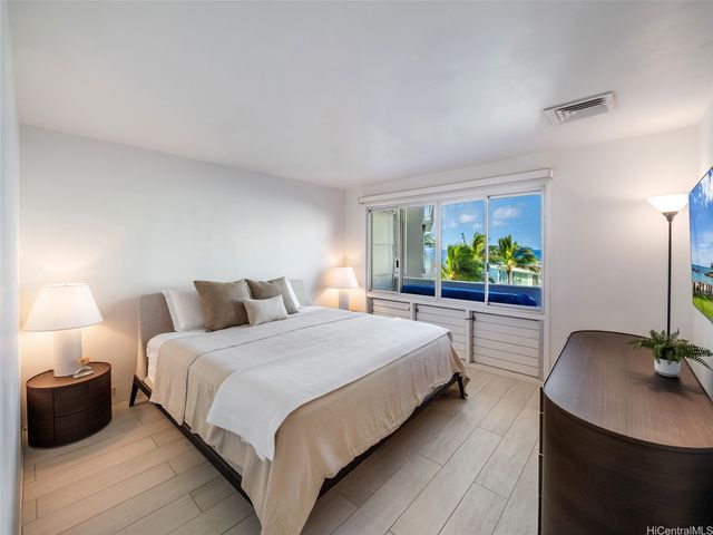 2969 Kalakaua Avenue 505, Honolulu, HI 96815