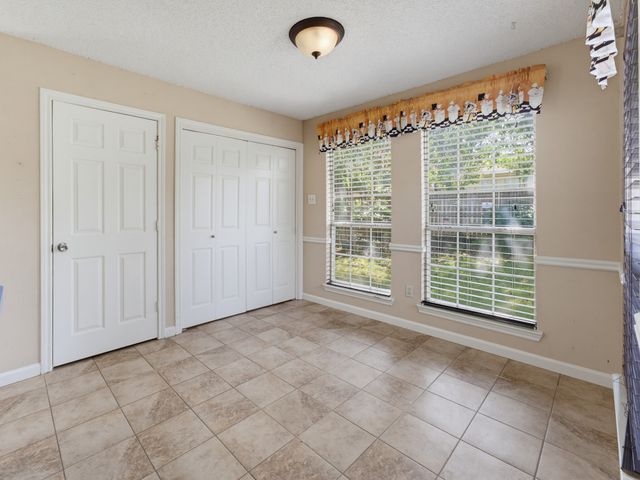 7512 Lake Arrowhead Drive, Fort Worth, TX 76137