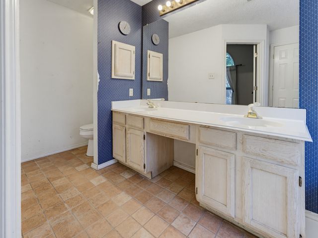 7512 Lake Arrowhead Drive, Fort Worth, TX 76137