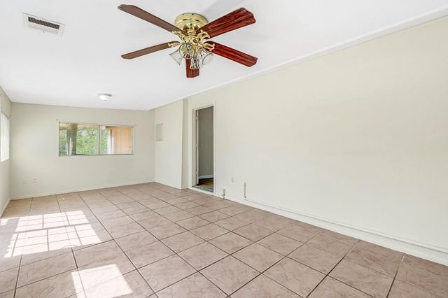 7990 S Mcmullin Grade, Fresno, CA 93706