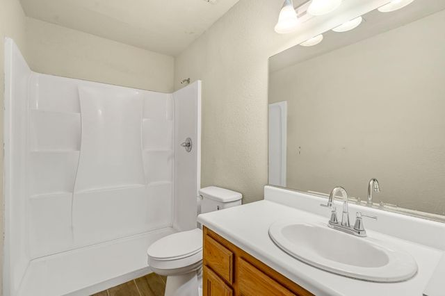 7990 S Mcmullin Grade, Fresno, CA 93706