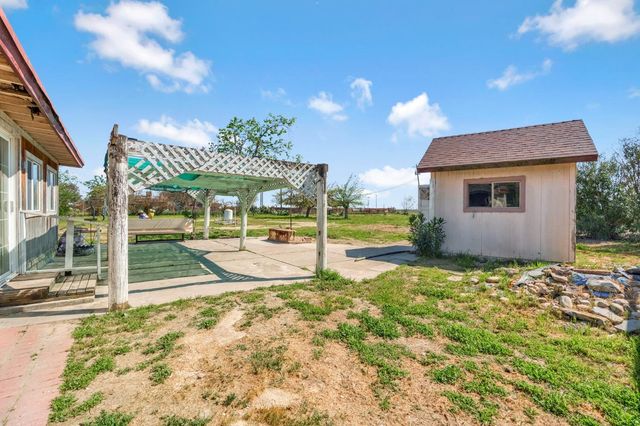 7990 S Mcmullin Grade, Fresno, CA 93706
