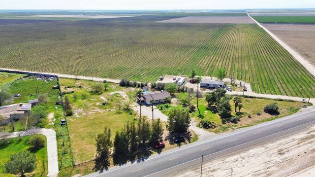 7990 S Mcmullin Grade, Fresno, CA 93706